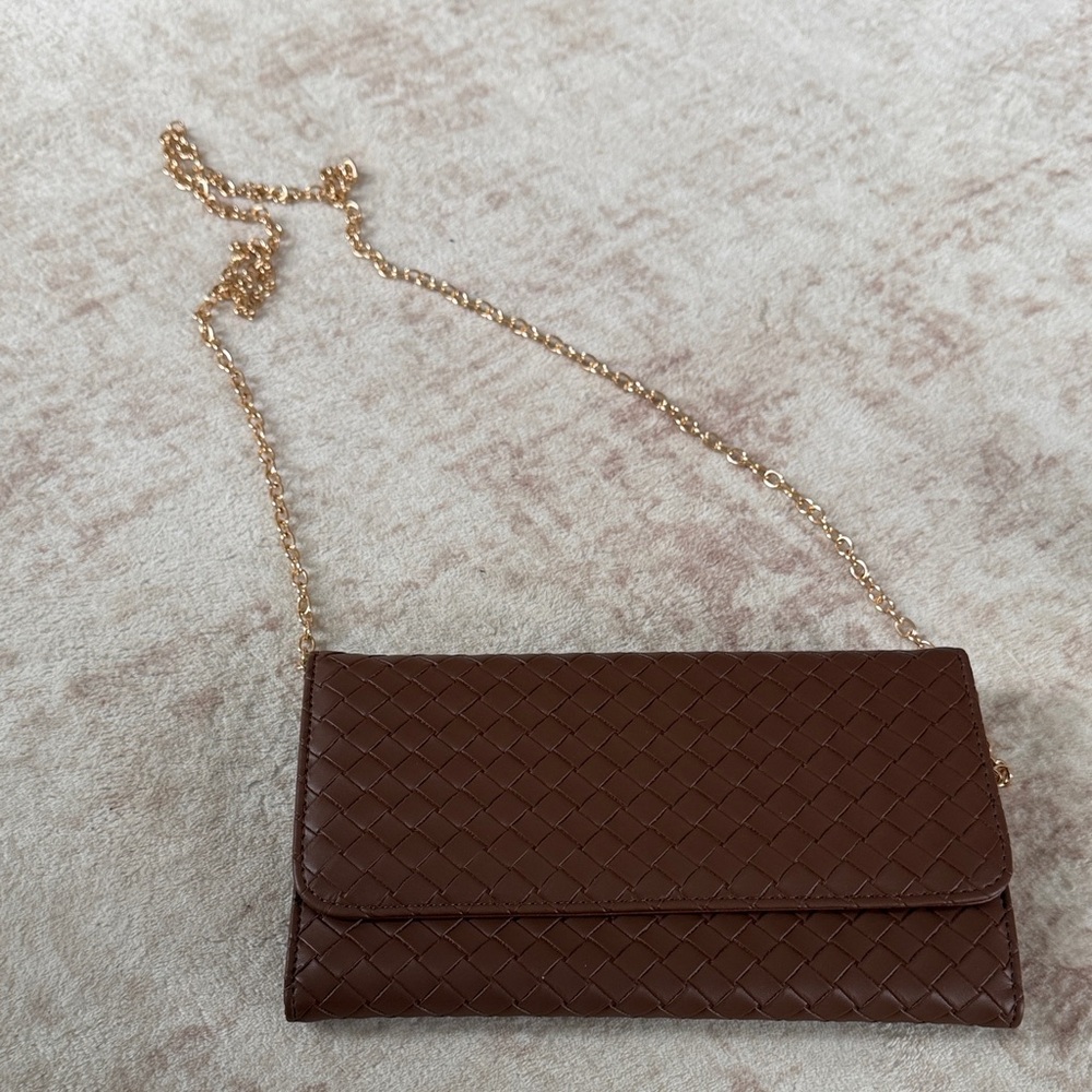 Elegant Brown Woven Chain Bag - Picture 1 of 4
